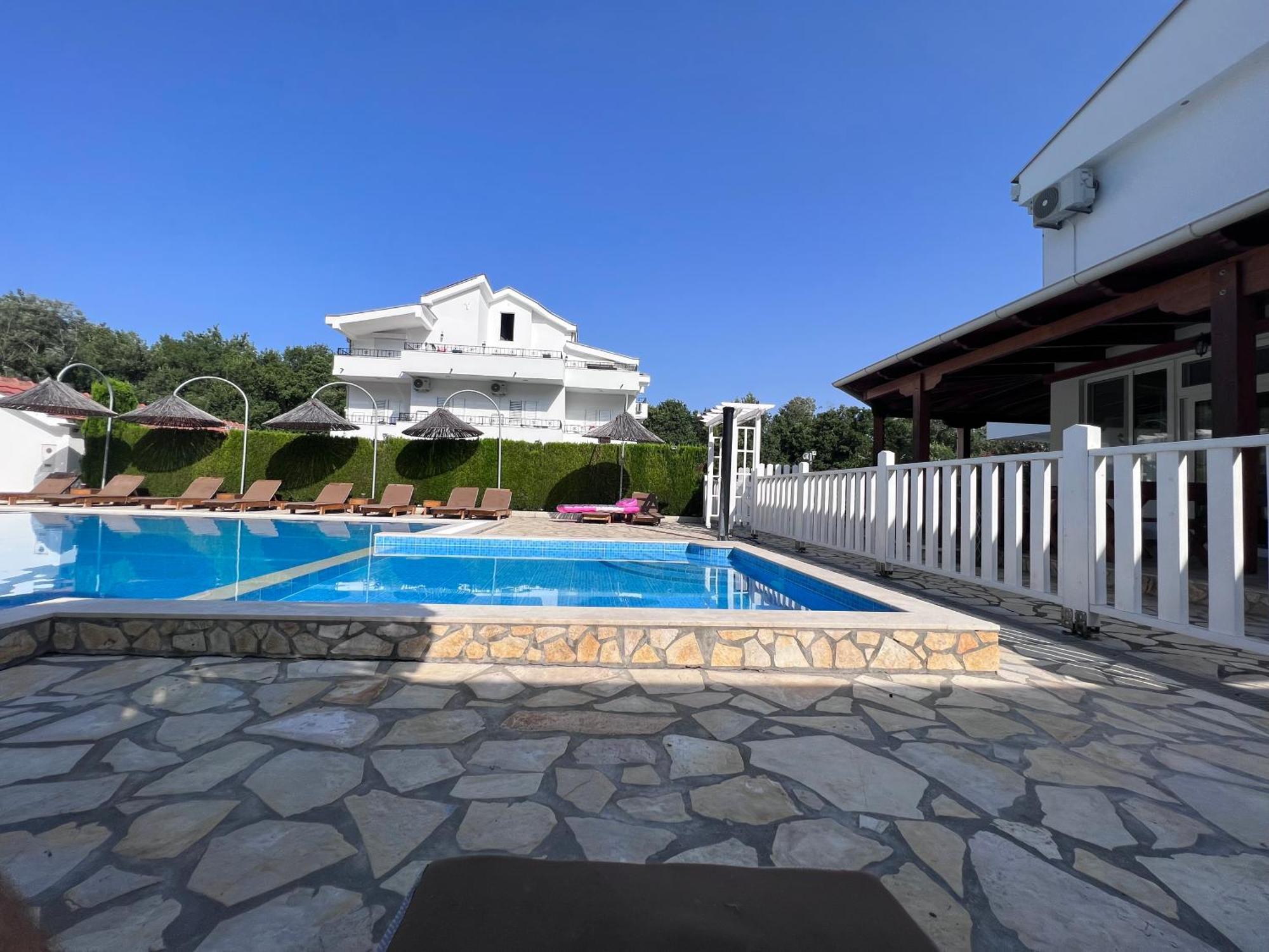 Residence Leora 울친 외부 사진
